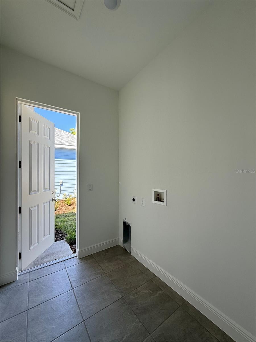 Image 19 of 19 For 931 Azalea Walk Circle