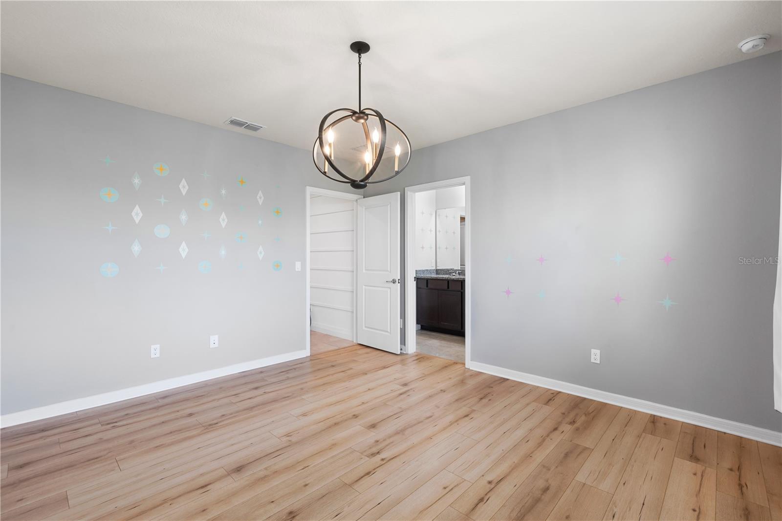 Image 14 of 33 For 2130 Bur Oak Boulevard
