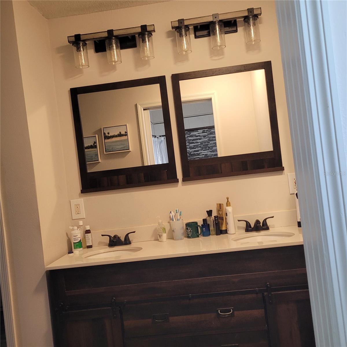 Image 11 of 19 For 8539 Clematis Lane