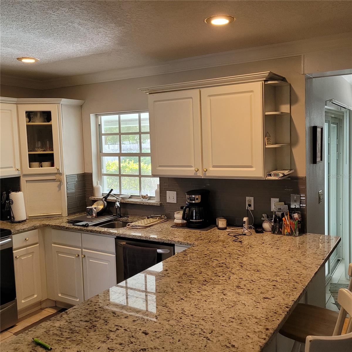 Image 2 of 19 For 8539 Clematis Lane
