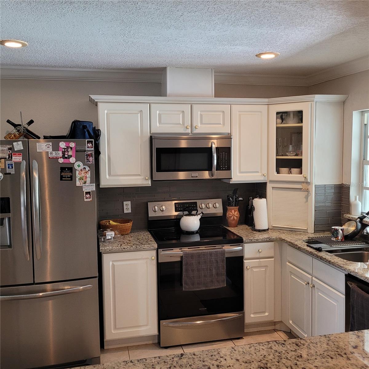 Image 3 of 19 For 8539 Clematis Lane