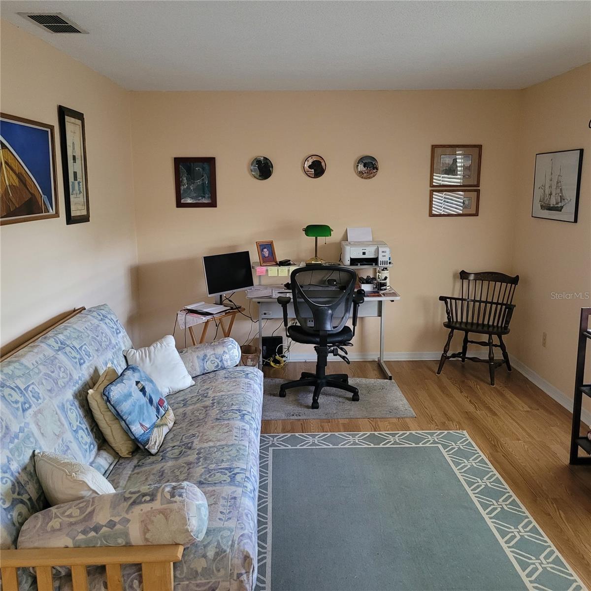 Image 7 of 19 For 8539 Clematis Lane