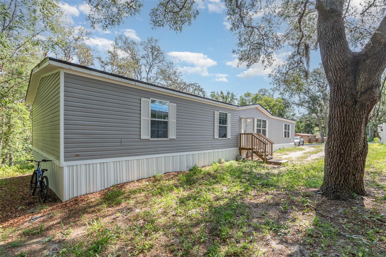 Image 2 of 30 For 812 Summit Street