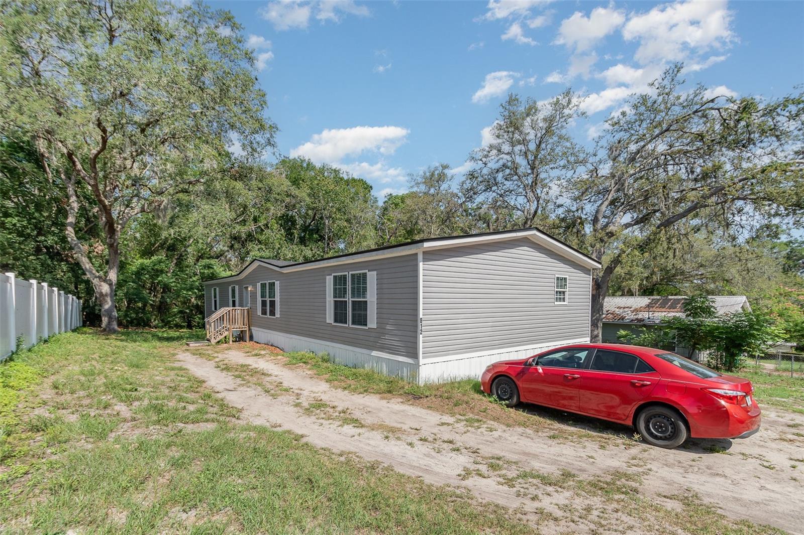 Image 3 of 30 For 812 Summit Street