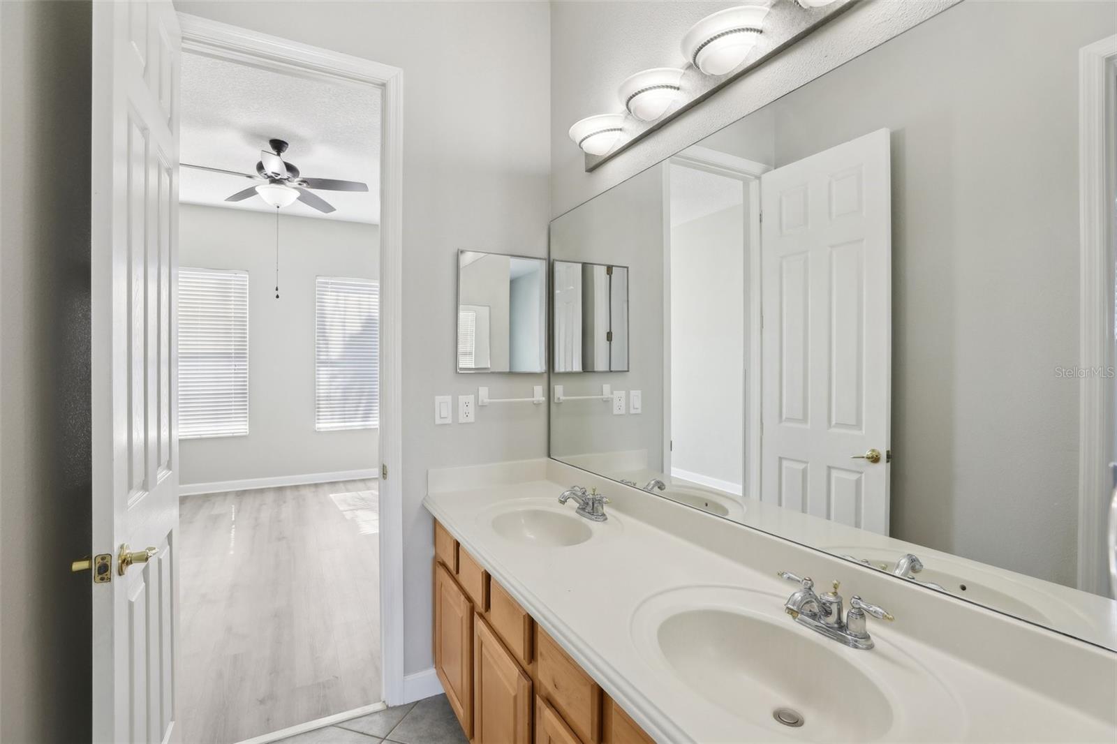 Image 22 of 38 For 1554 Fairview Circle