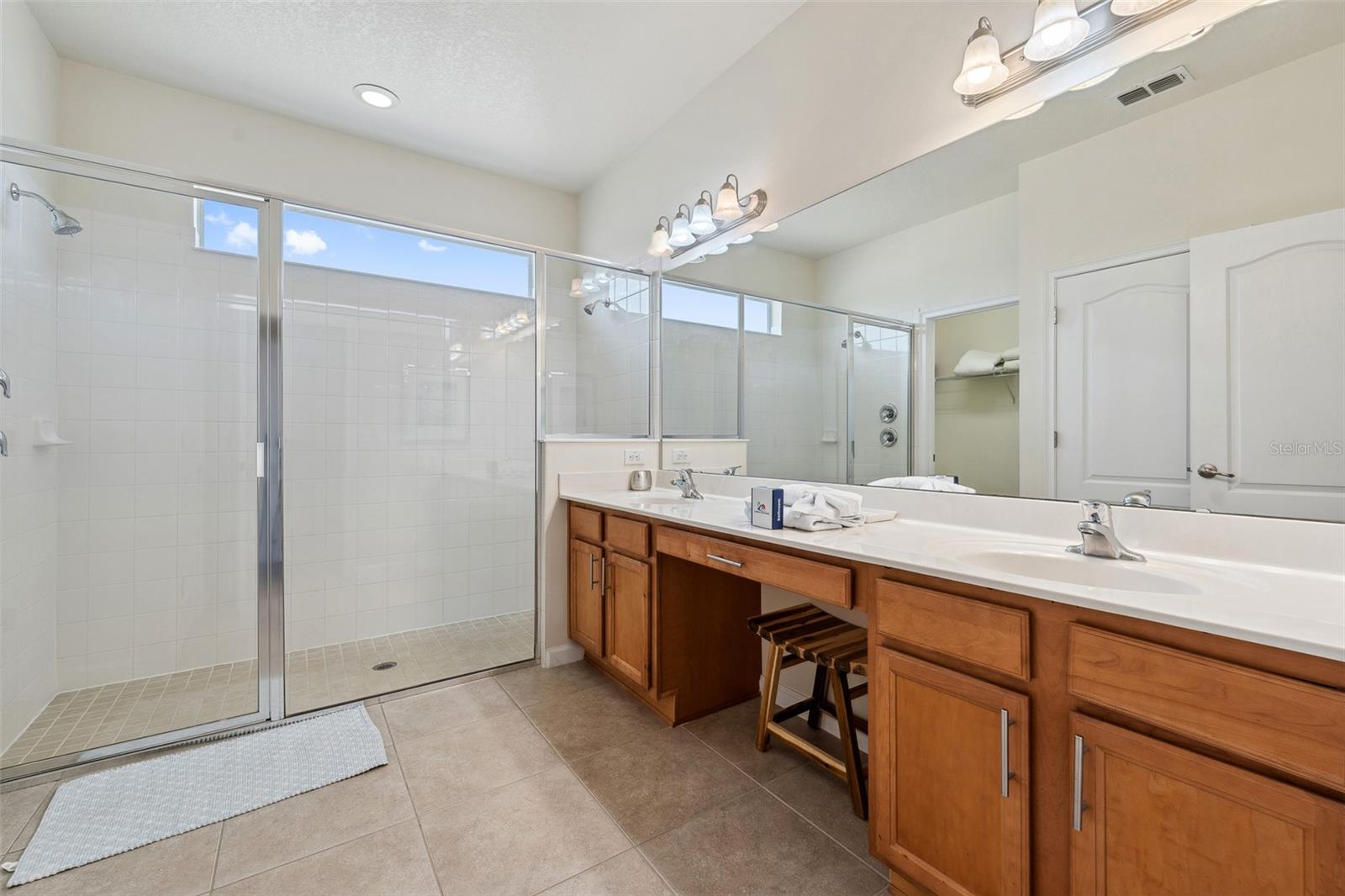 Image 21 of 42 For 4080 Oaktree Drive