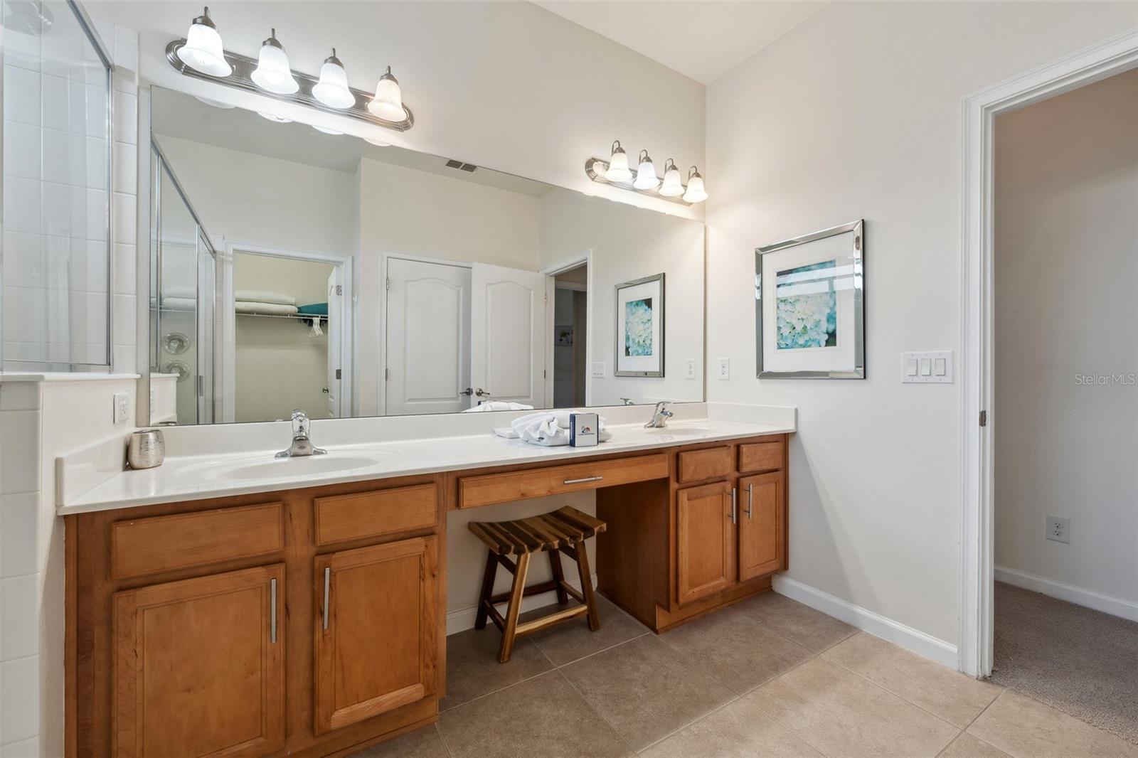 Image 22 of 42 For 4080 Oaktree Drive