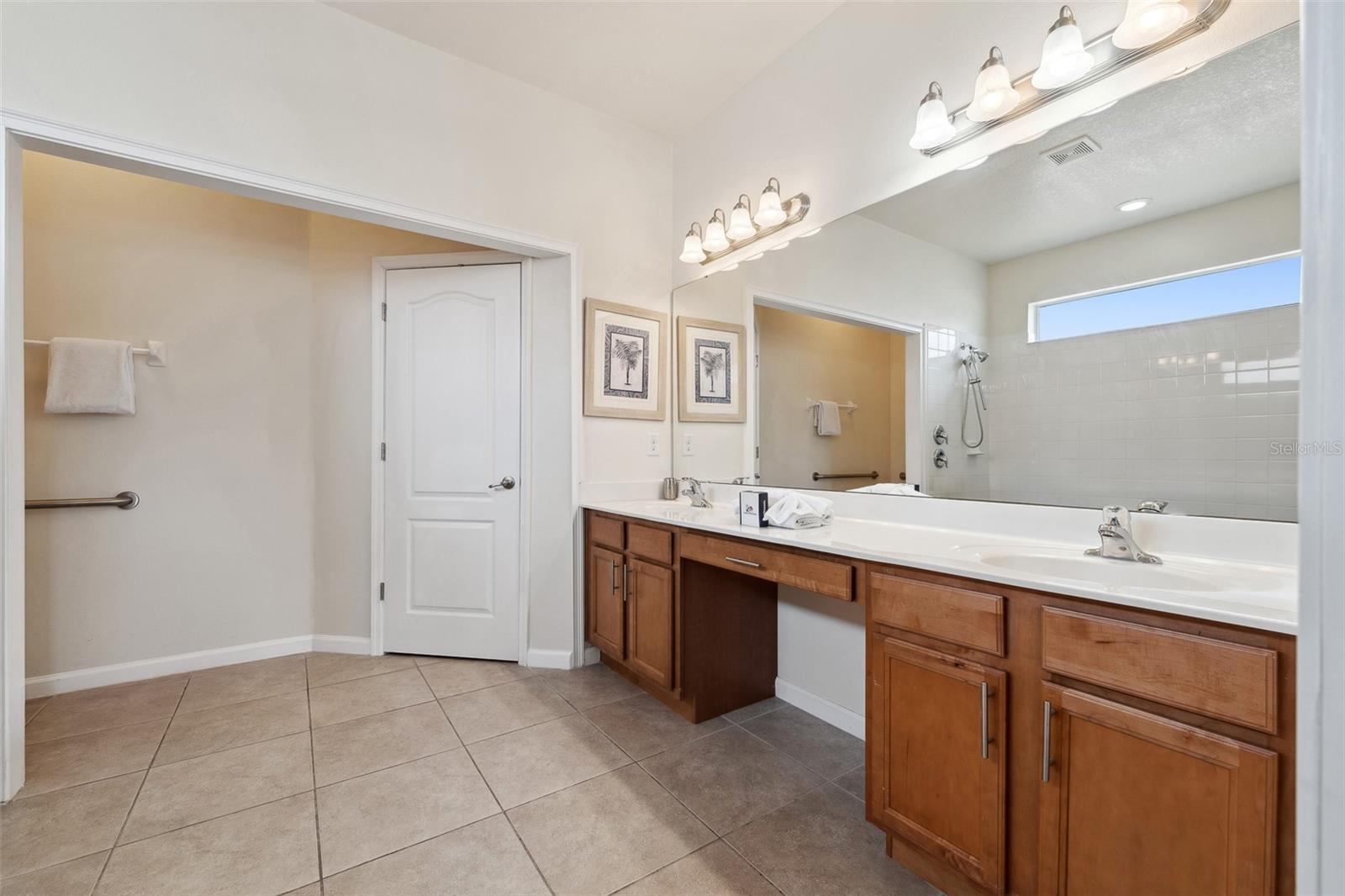Image 26 of 42 For 4080 Oaktree Drive