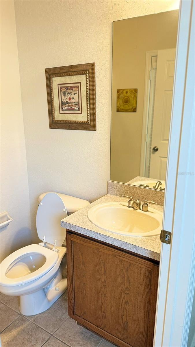 Image 14 of 25 For 4989 Thames Street W
