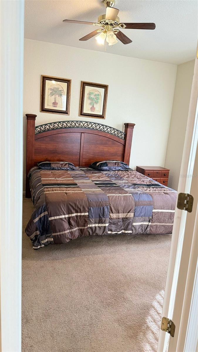 Image 21 of 25 For 4989 Thames Street W