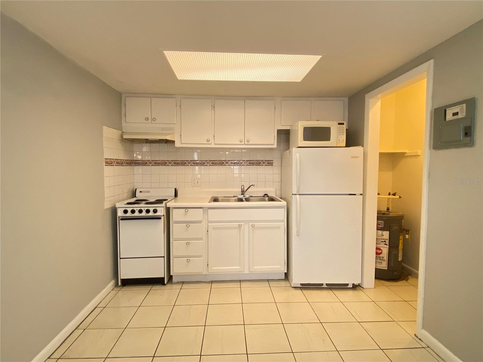 Image 4 of 7 For 5111 Curry Ford Road 1