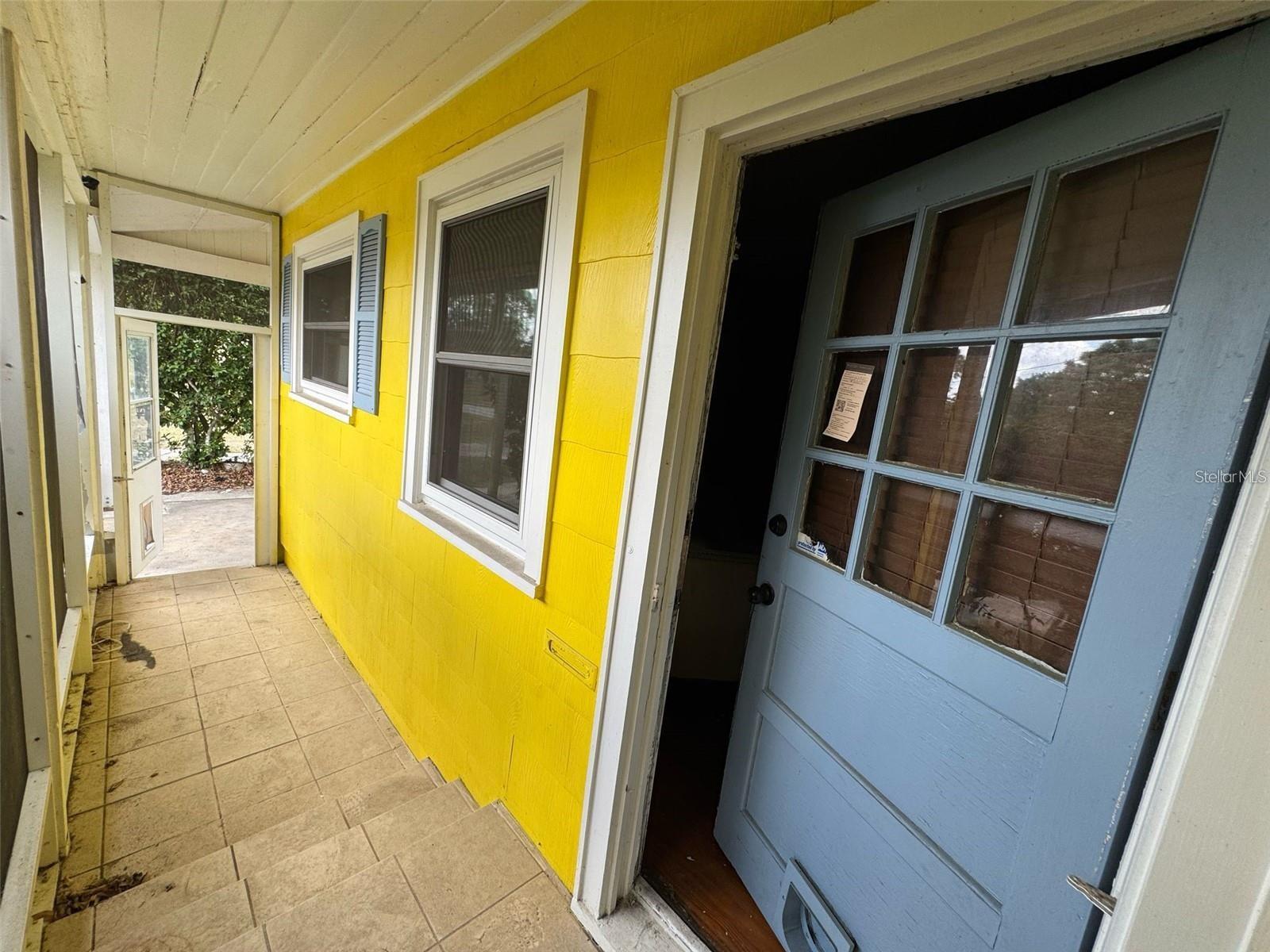 Image 14 of 35 For 825 Poinsettia Drive