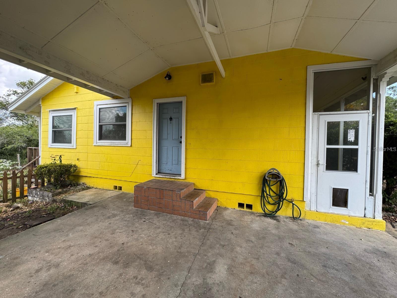 Image 9 of 35 For 825 Poinsettia Drive