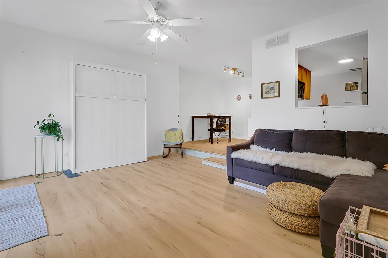Image 4 of 32 For 758 Michigan Street 203