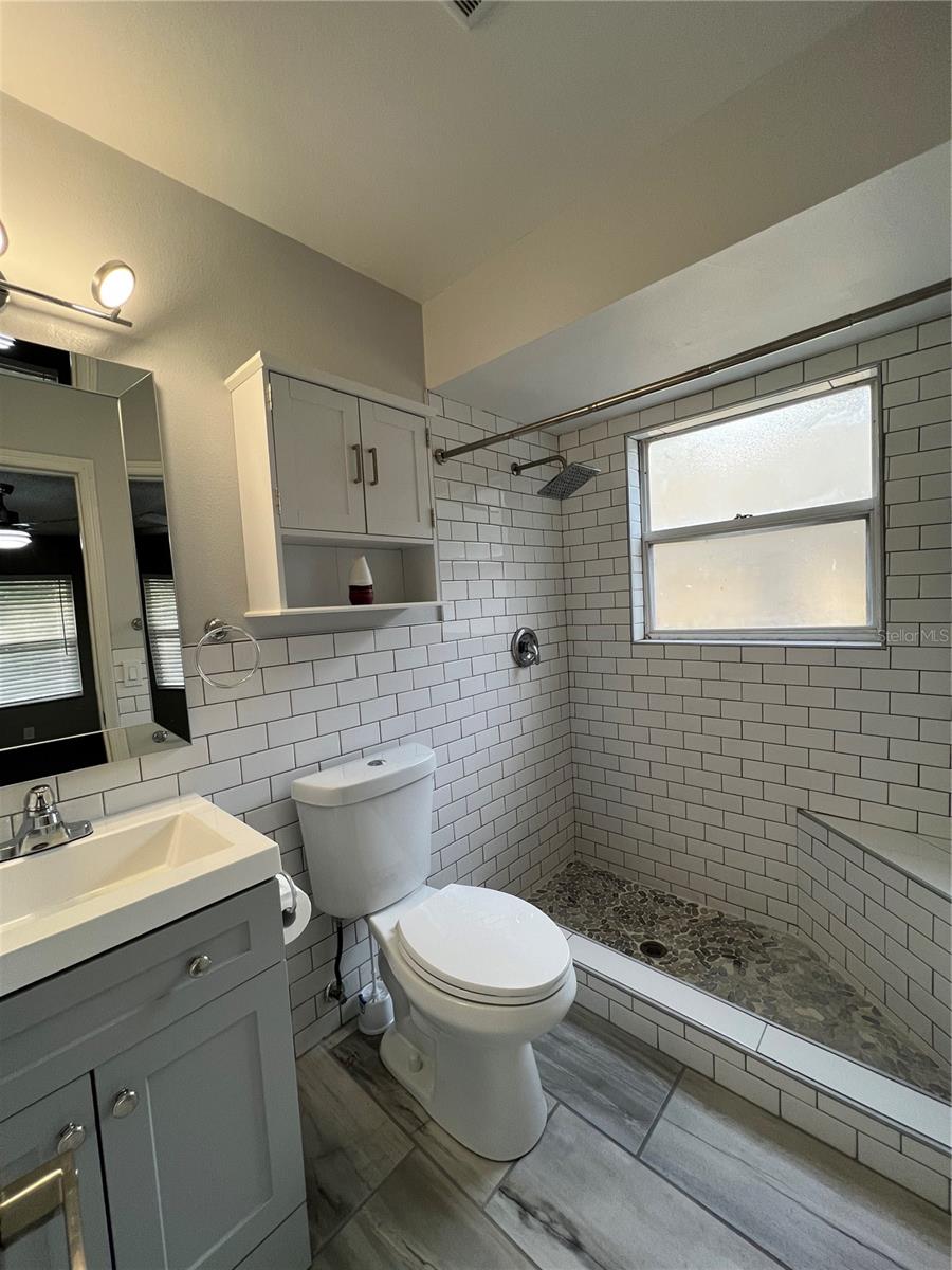 Image 10 of 15 For 813 Sleepy Harbour Drive 815