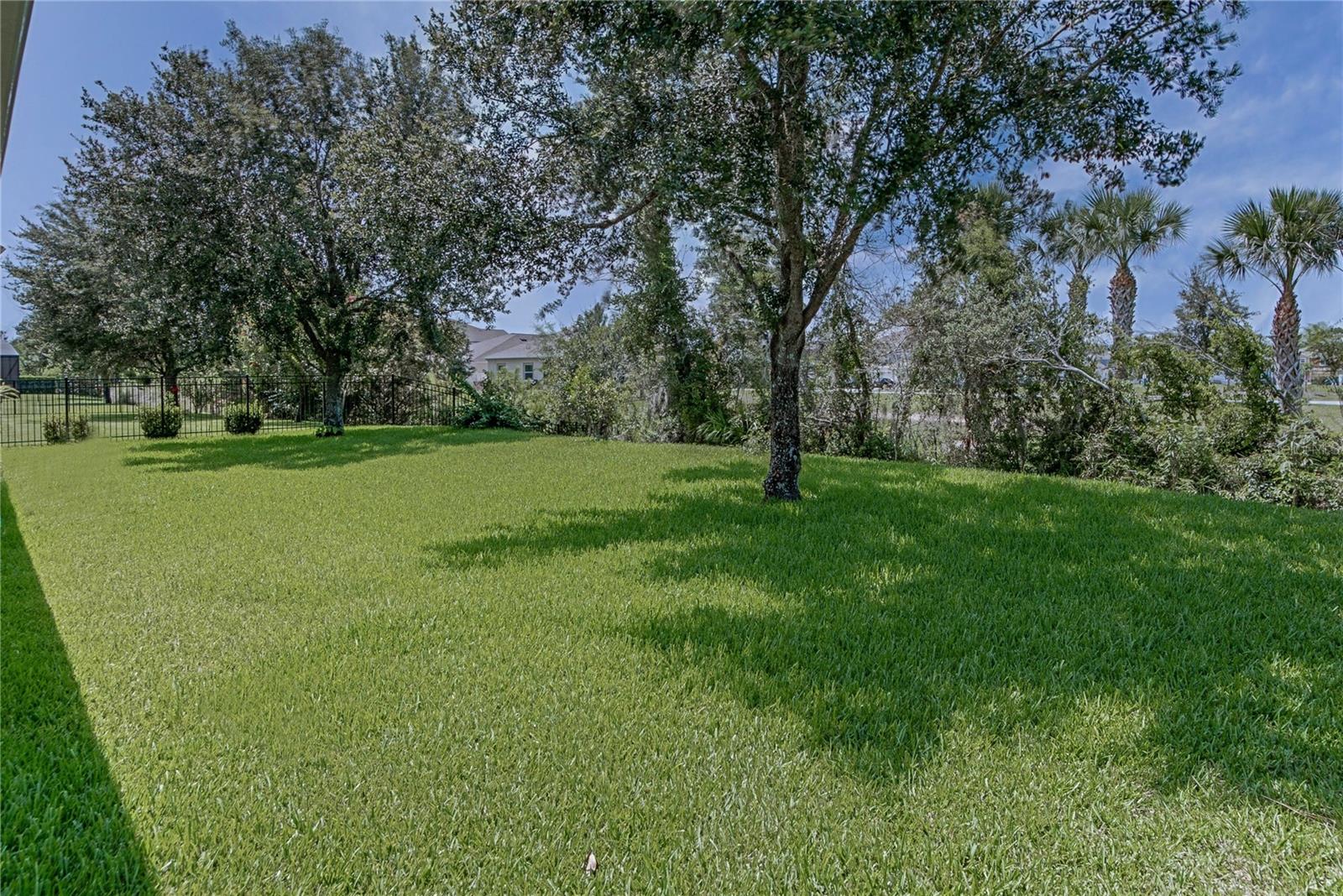 Image 37 of 42 For 410 Victoria Trails Boulevard