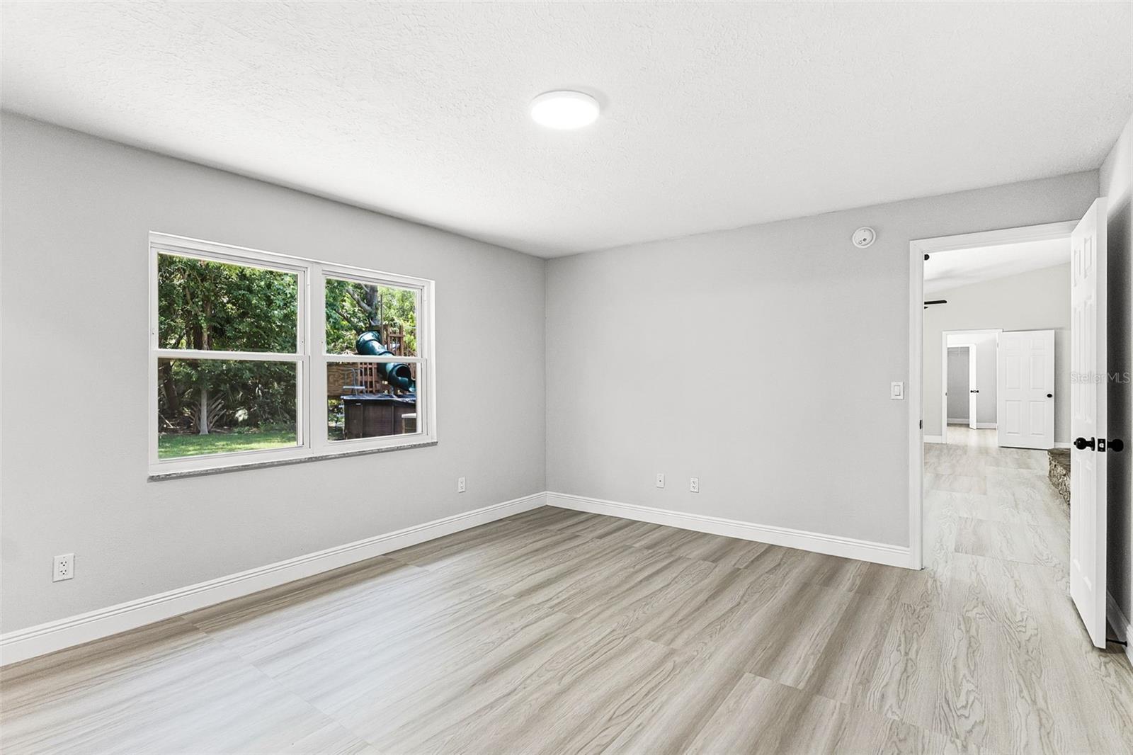 Image 17 of 35 For 174 Pine Grove Ct