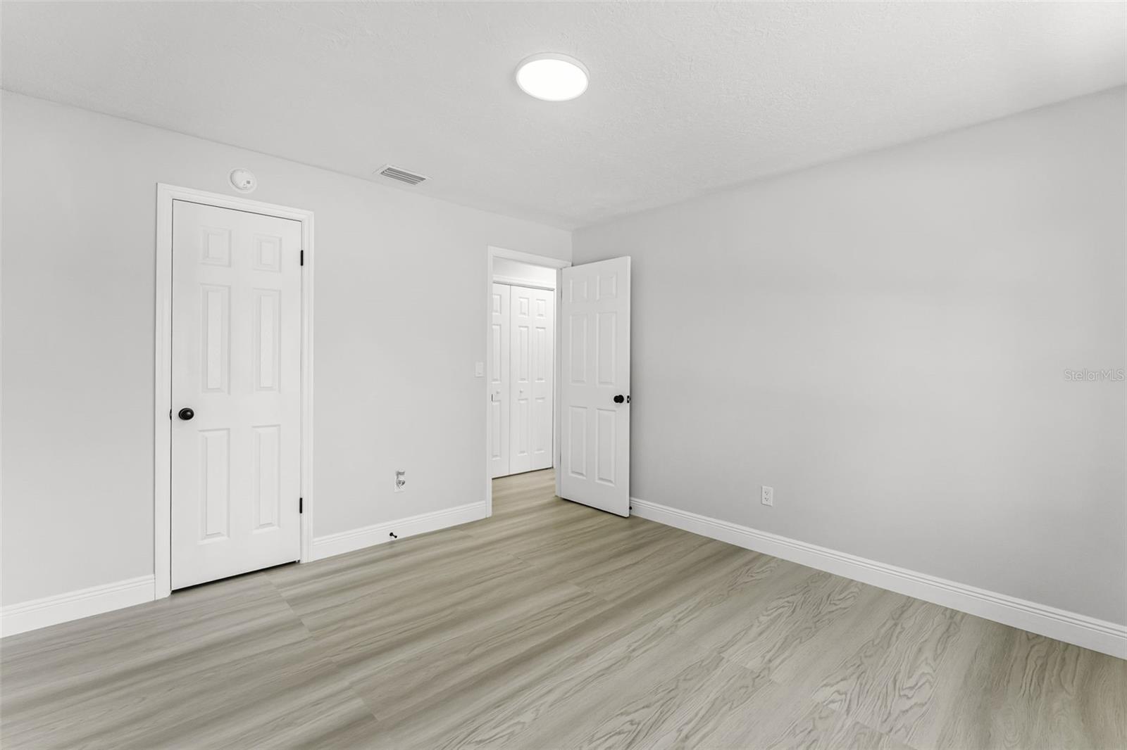 Image 22 of 35 For 174 Pine Grove Ct