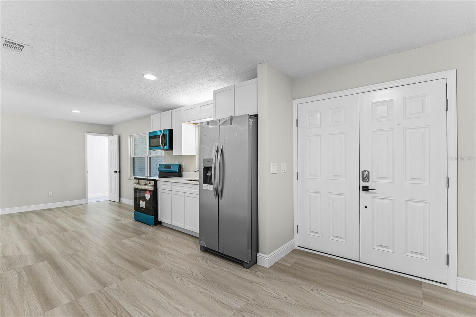 Image 5 of 35 For 174 Pine Grove Ct