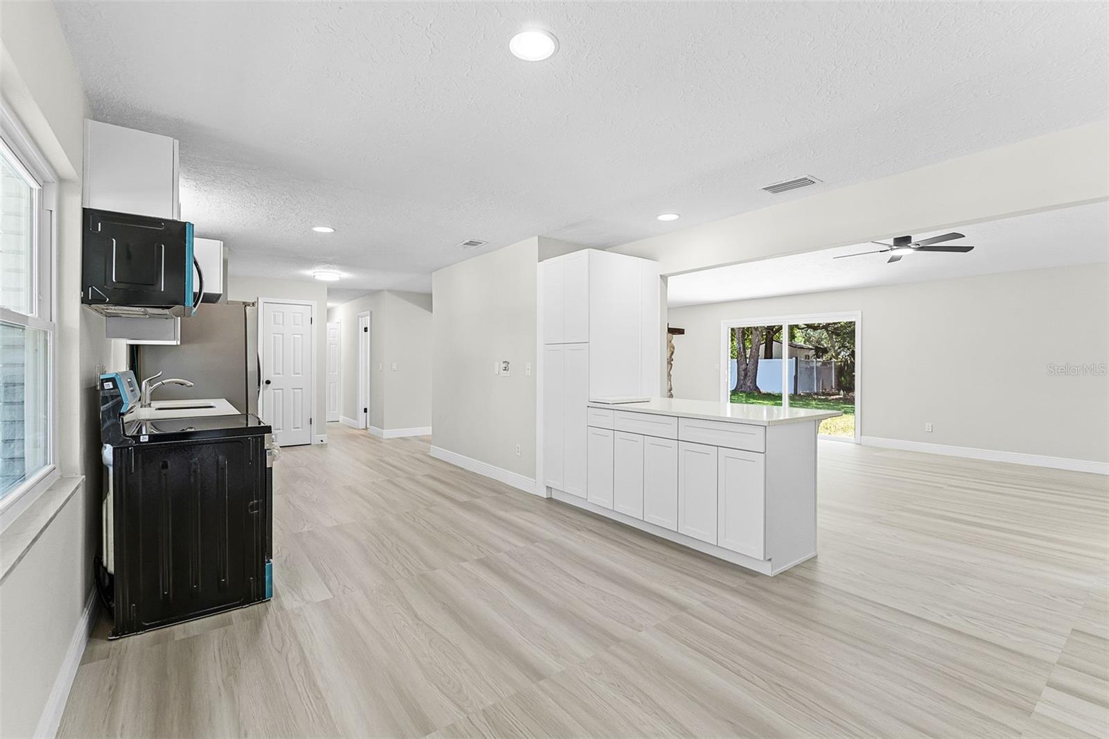 Image 7 of 35 For 174 Pine Grove Ct