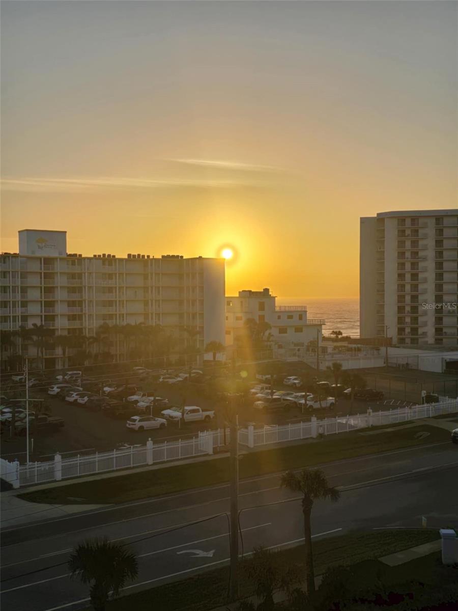 Image 11 of 79 For 5300 Atlantic Avenue 2-603