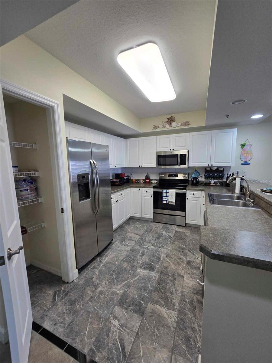 Image 17 of 79 For 5300 Atlantic Avenue 2-603