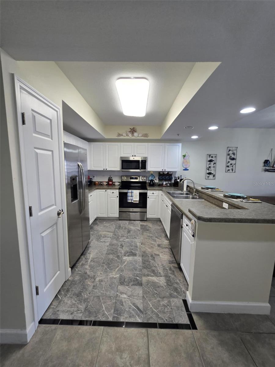Image 19 of 79 For 5300 Atlantic Avenue 2-603
