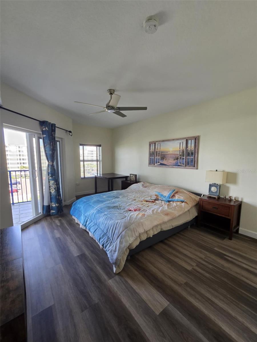 Image 26 of 79 For 5300 Atlantic Avenue 2-603