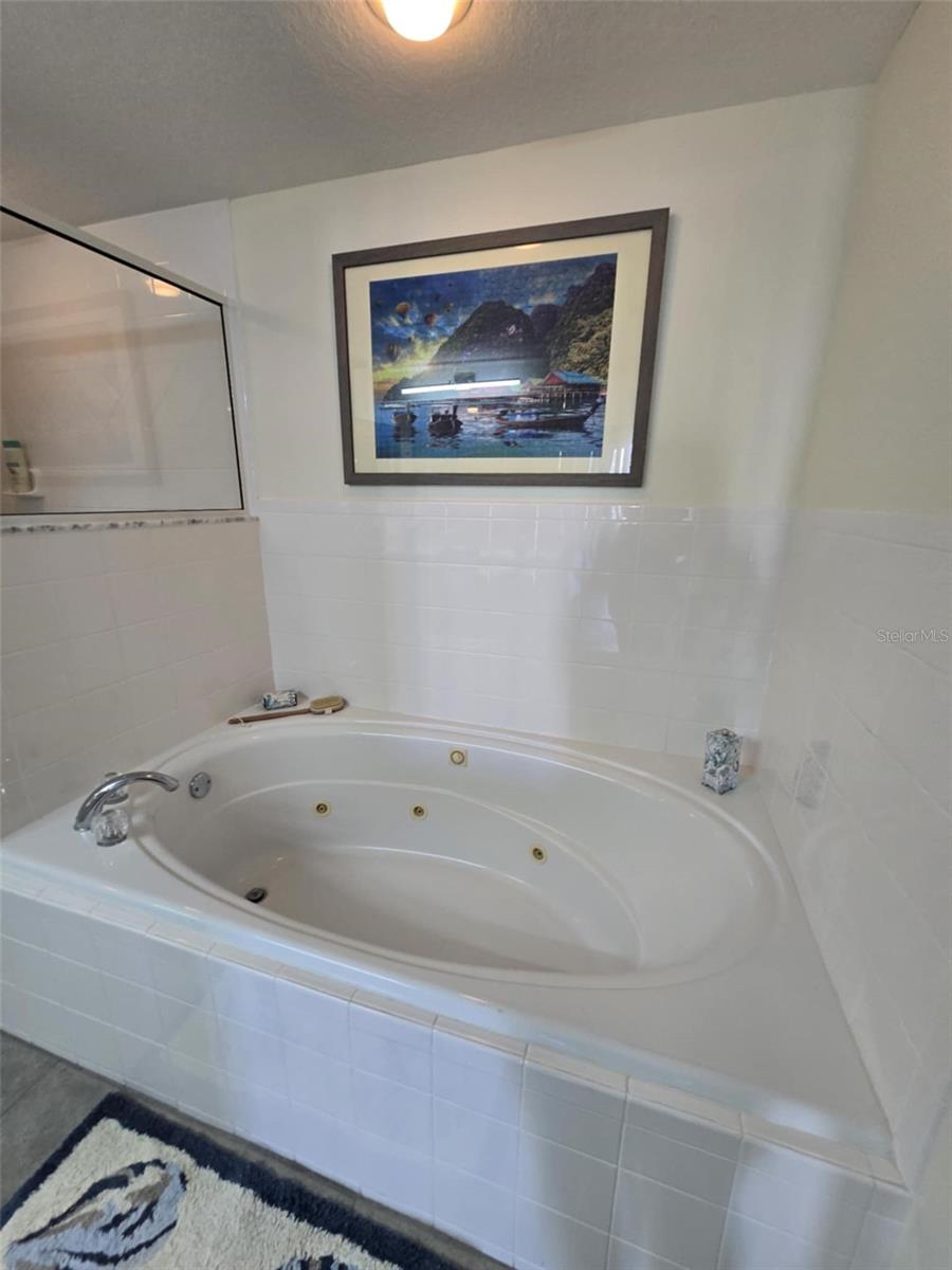 Image 32 of 79 For 5300 Atlantic Avenue 2-603