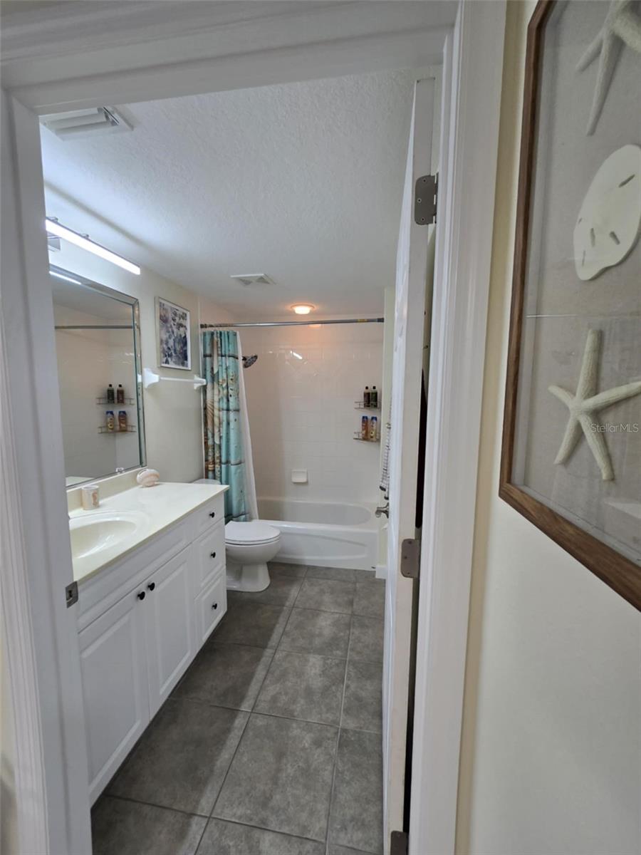 Image 40 of 79 For 5300 Atlantic Avenue 2-603