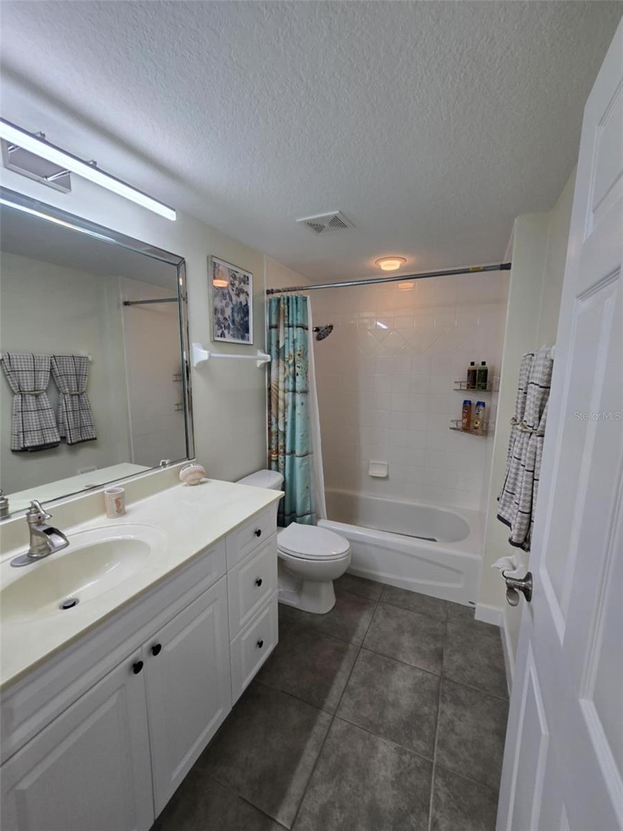 Image 41 of 79 For 5300 Atlantic Avenue 2-603