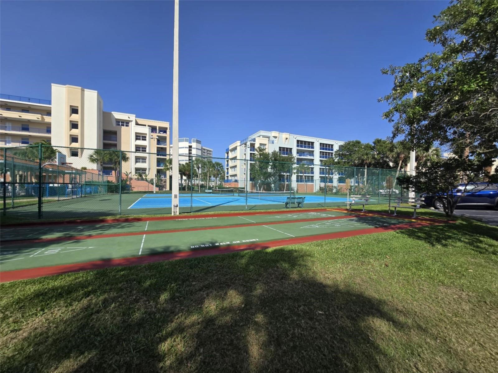 Image 55 of 79 For 5300 Atlantic Avenue 2-603
