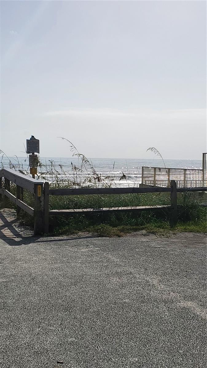 Image 66 of 79 For 5300 Atlantic Avenue 2-603