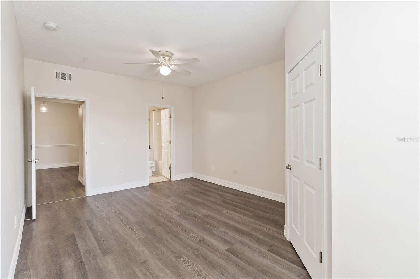 Image 19 of 29 For 14205 Falls Church Dr  2014