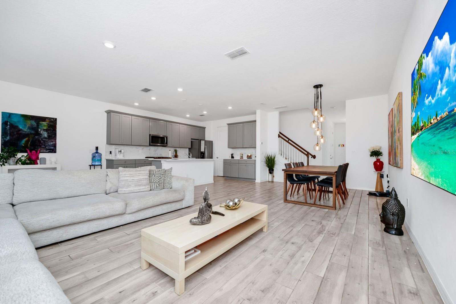 Image 10 of 55 For 652 Benoi Drive