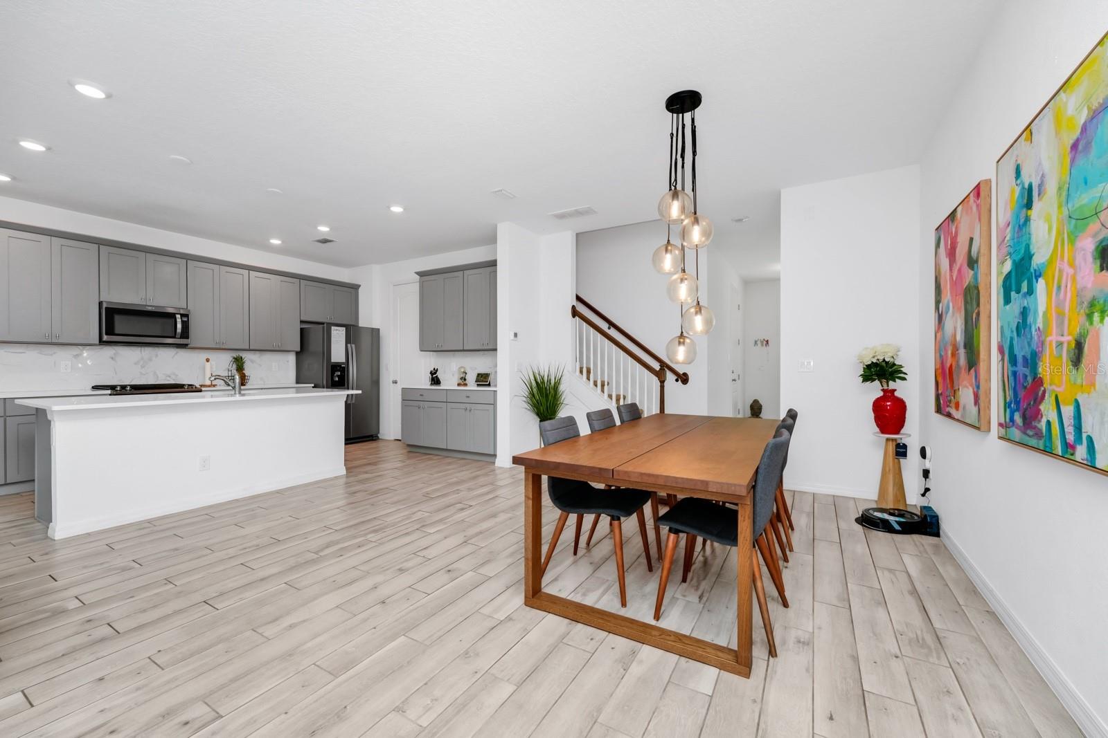 Image 11 of 55 For 652 Benoi Drive