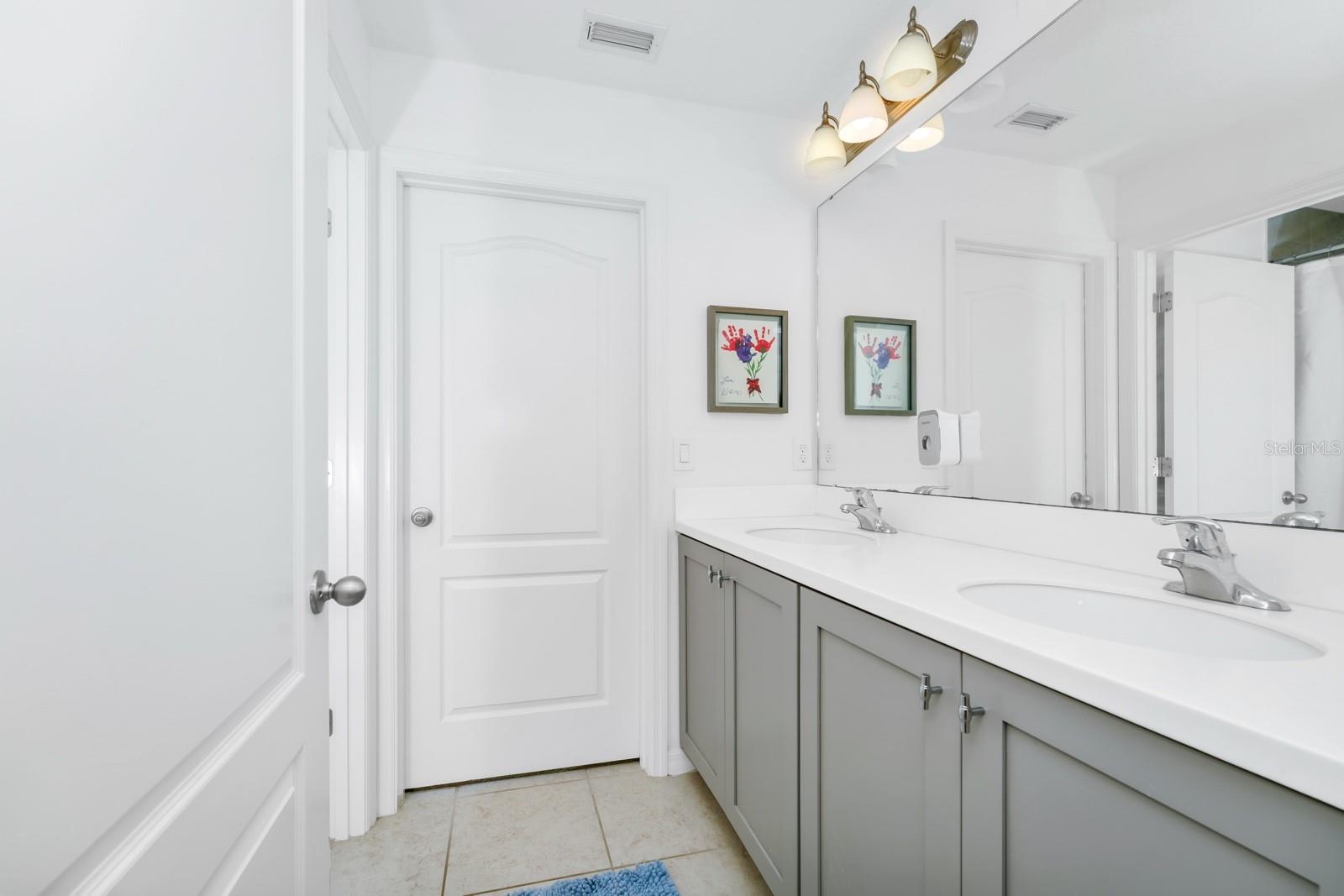 Image 28 of 55 For 652 Benoi Drive