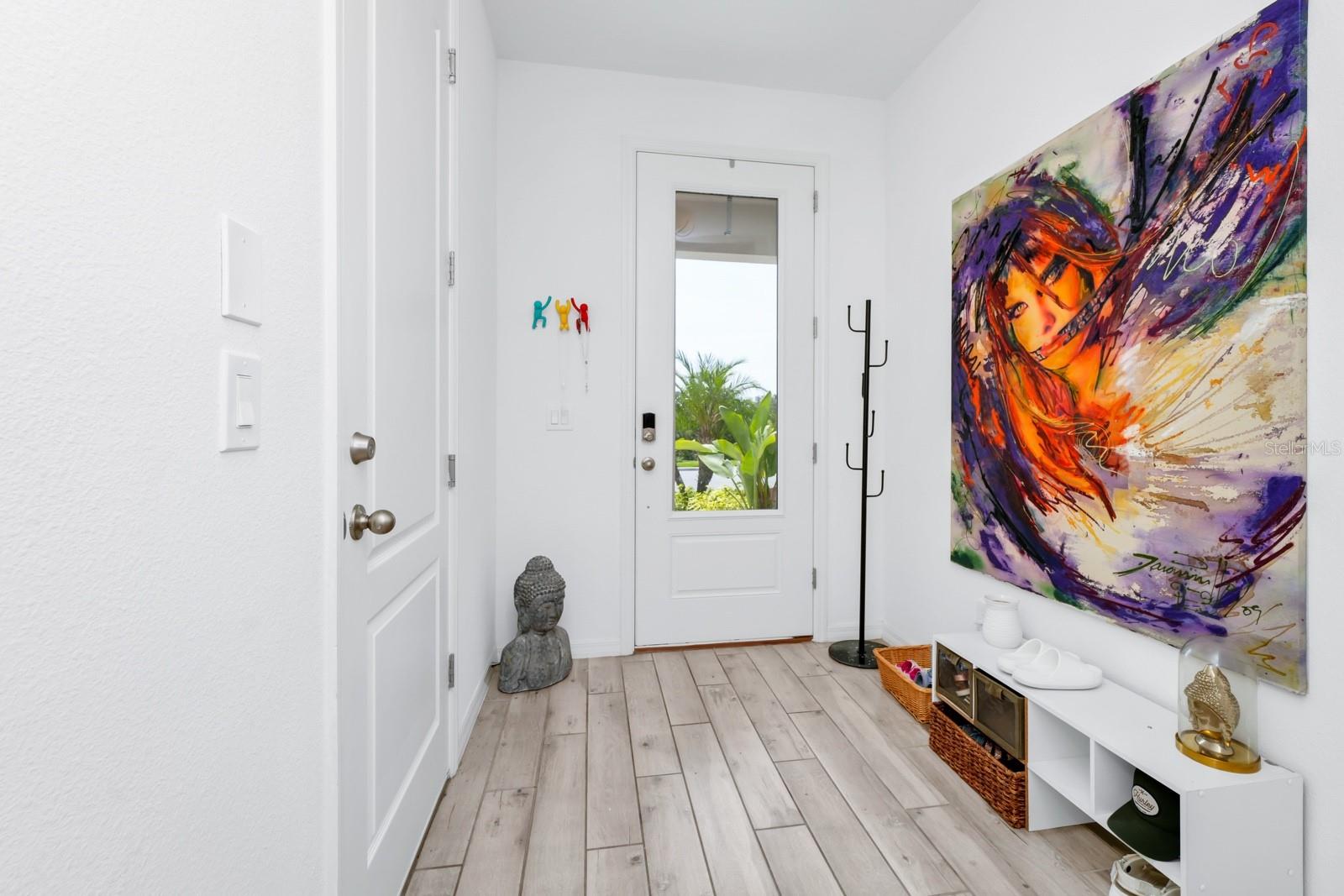 Image 4 of 55 For 652 Benoi Drive