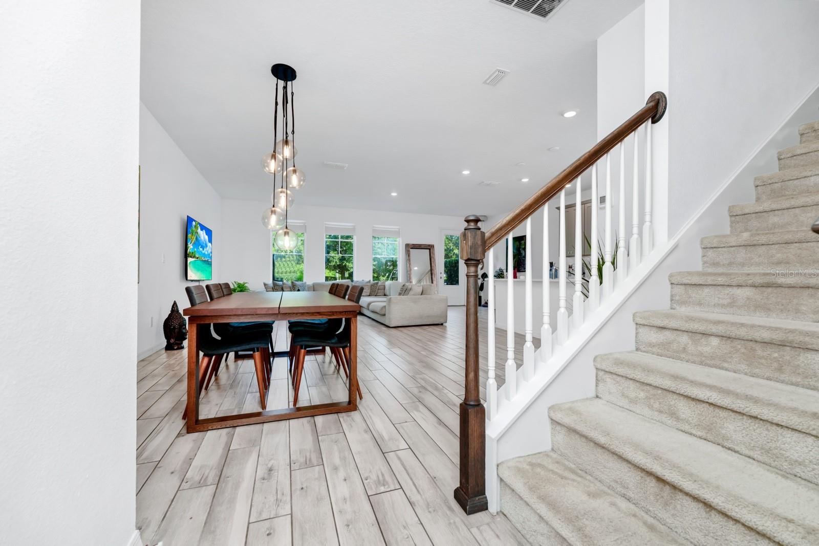 Image 9 of 55 For 652 Benoi Drive