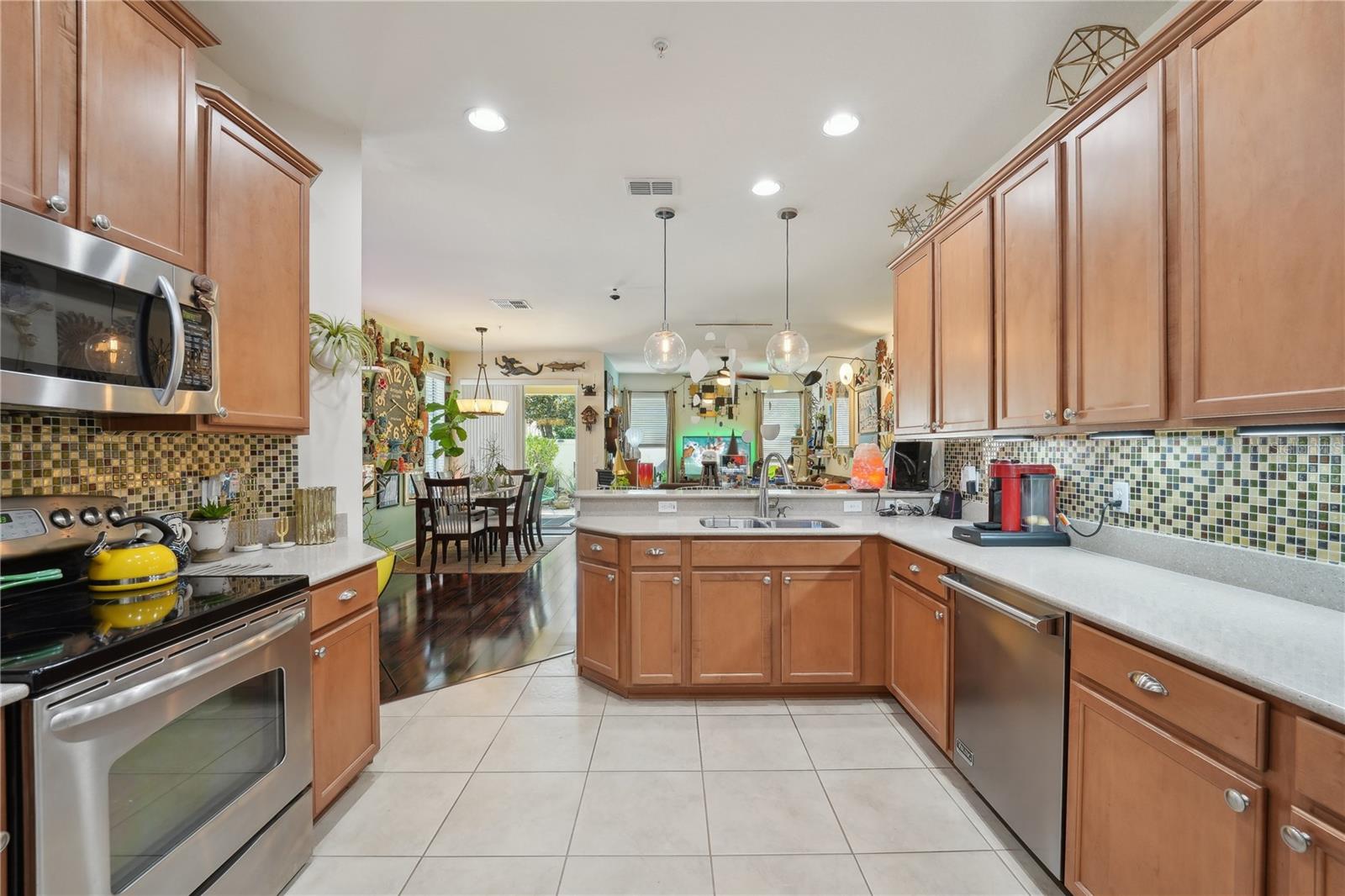 Image 7 of 60 For 14025 Oasis Springs Lane 901