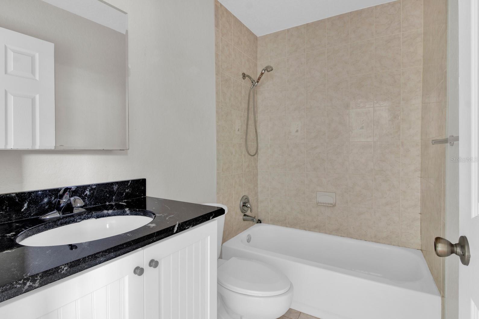 Image 15 of 24 For 416 Banyon Tree Circle 108