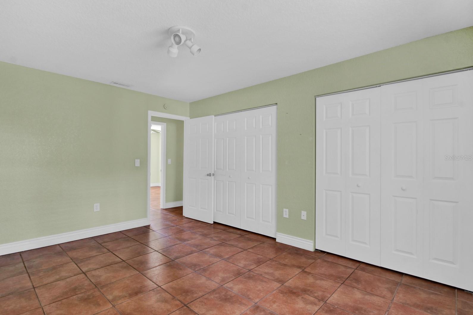 Image 17 of 24 For 416 Banyon Tree Circle 108