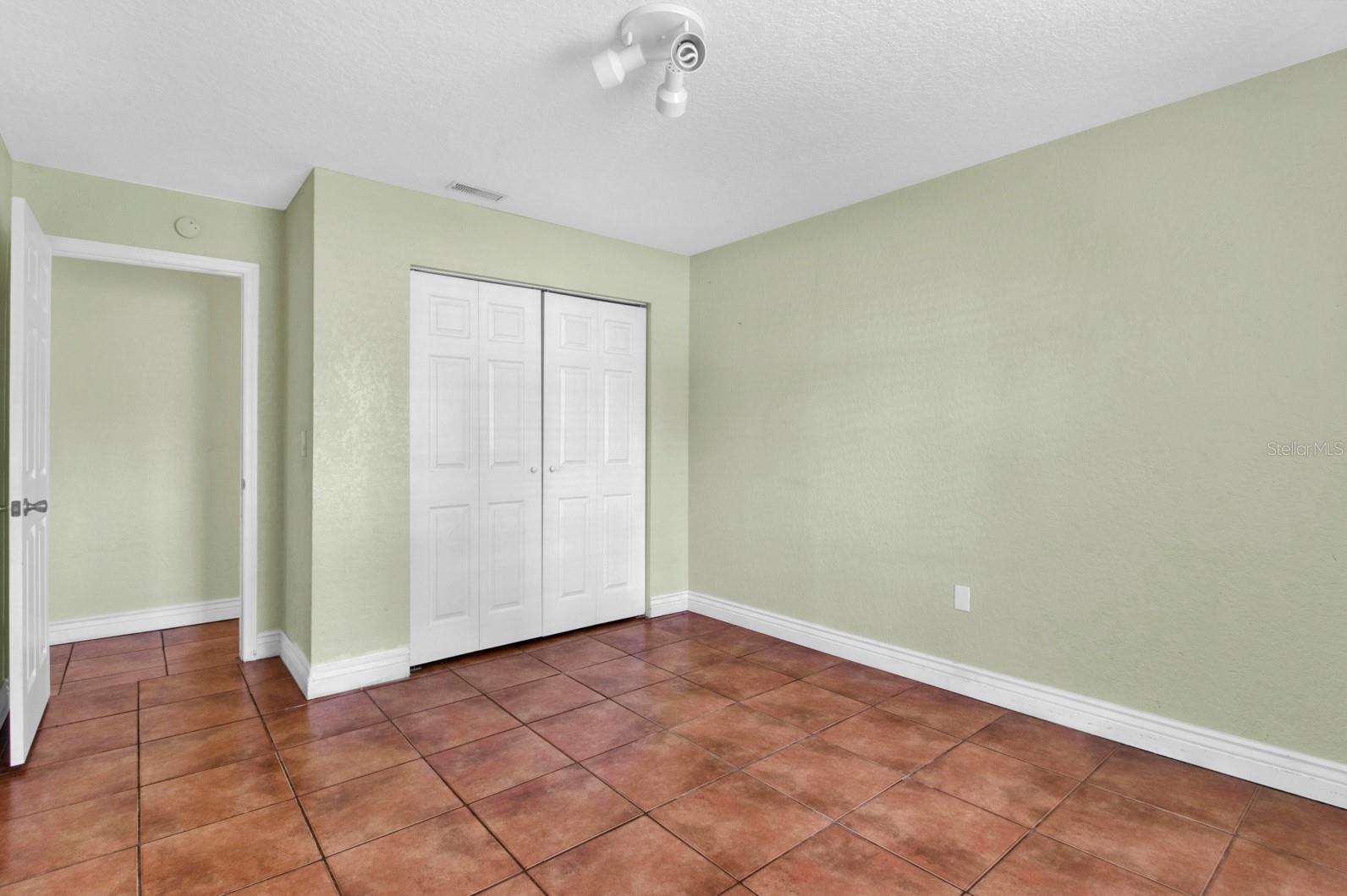 Image 19 of 24 For 416 Banyon Tree Circle 108