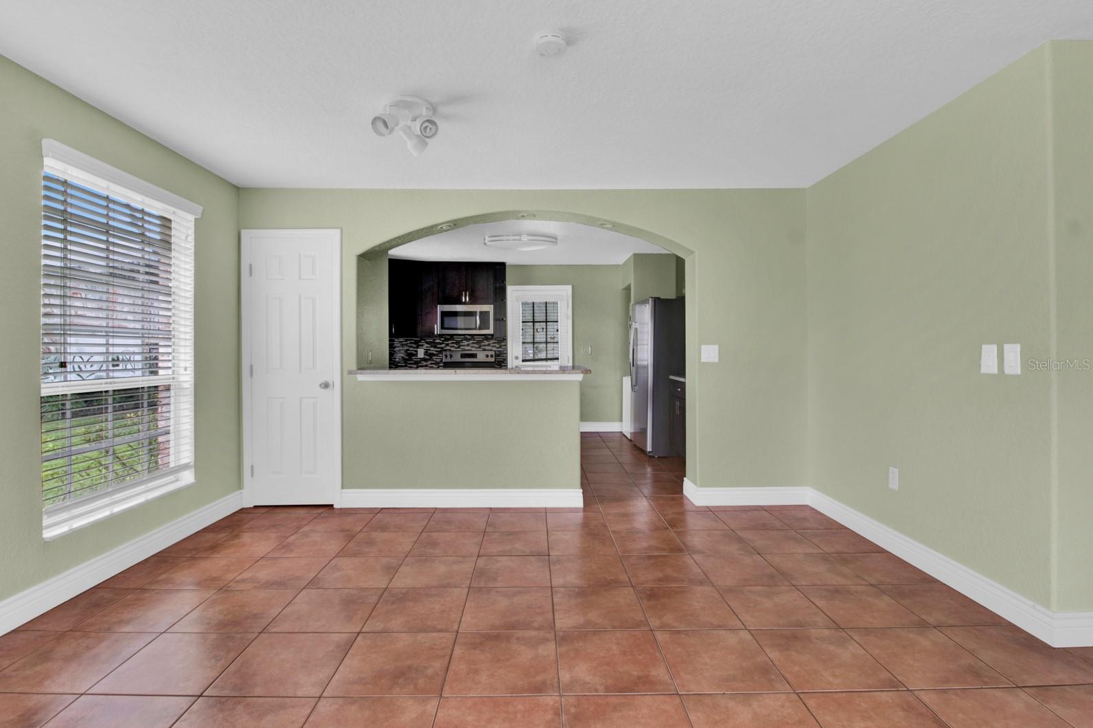 Image 8 of 24 For 416 Banyon Tree Circle 108