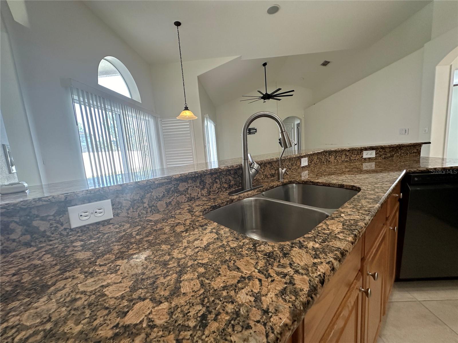 Image 13 of 58 For 10955 Lemay Drive