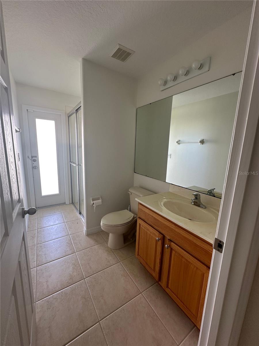 Image 18 of 58 For 10955 Lemay Drive