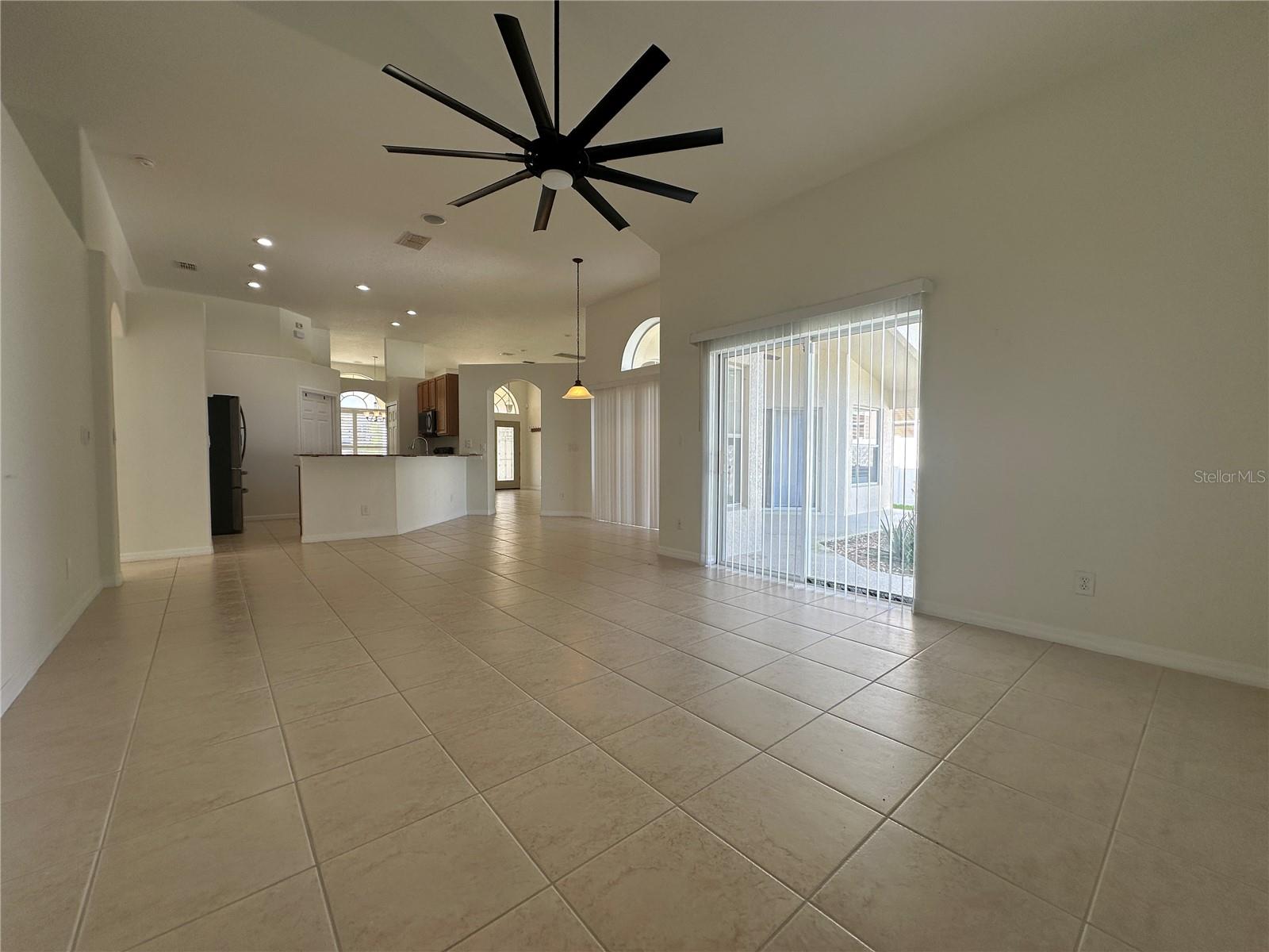 Image 21 of 58 For 10955 Lemay Drive