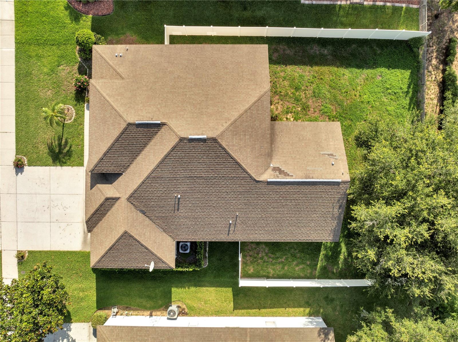 Image 50 of 58 For 10955 Lemay Drive