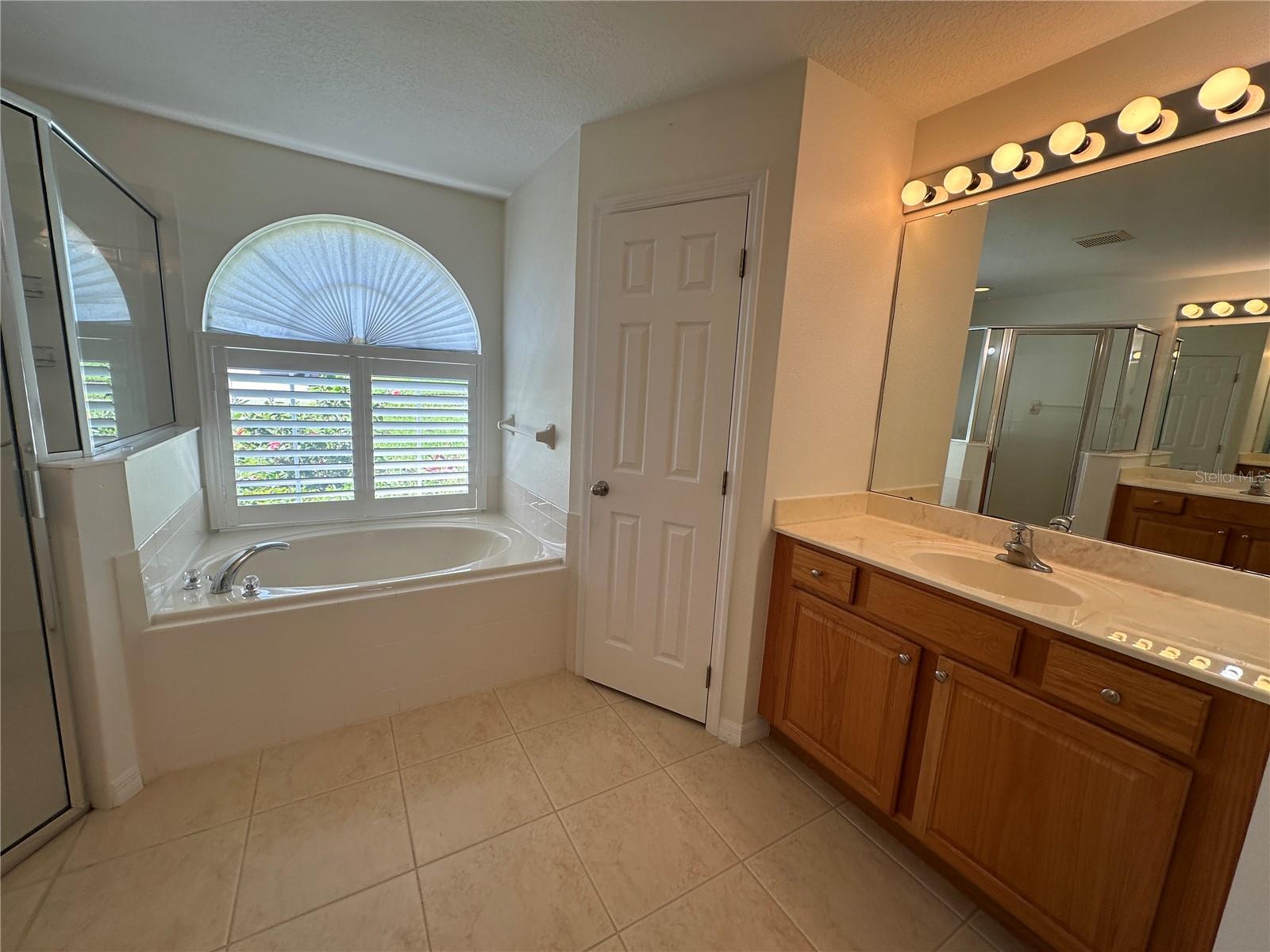 Image 9 of 58 For 10955 Lemay Drive