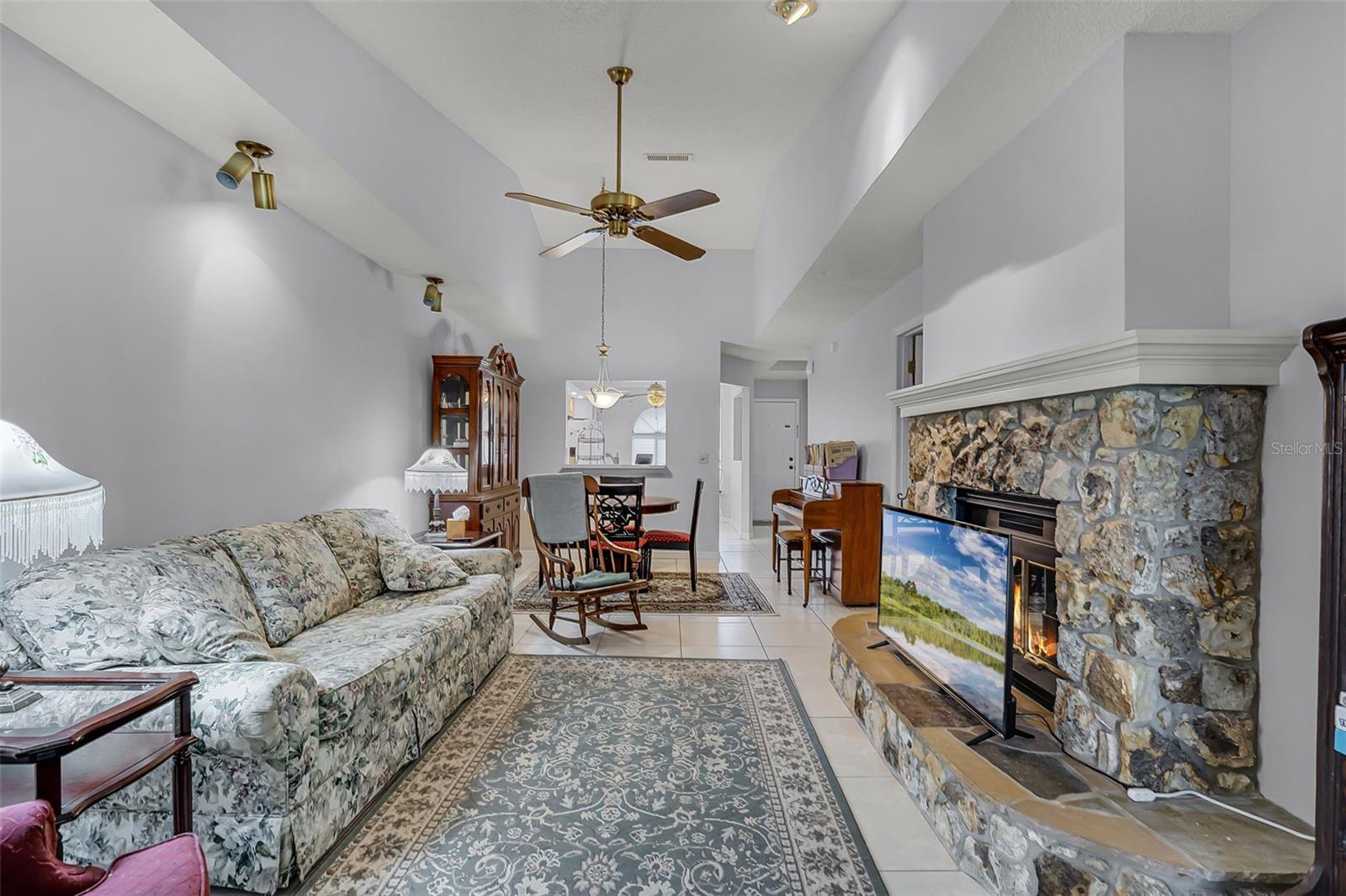 Image 13 of 55 For 179 Crown Point Circle